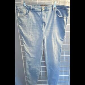 TORRID Sz 22R MidFit Super Skinny Soft Light Wash Denim Jeans